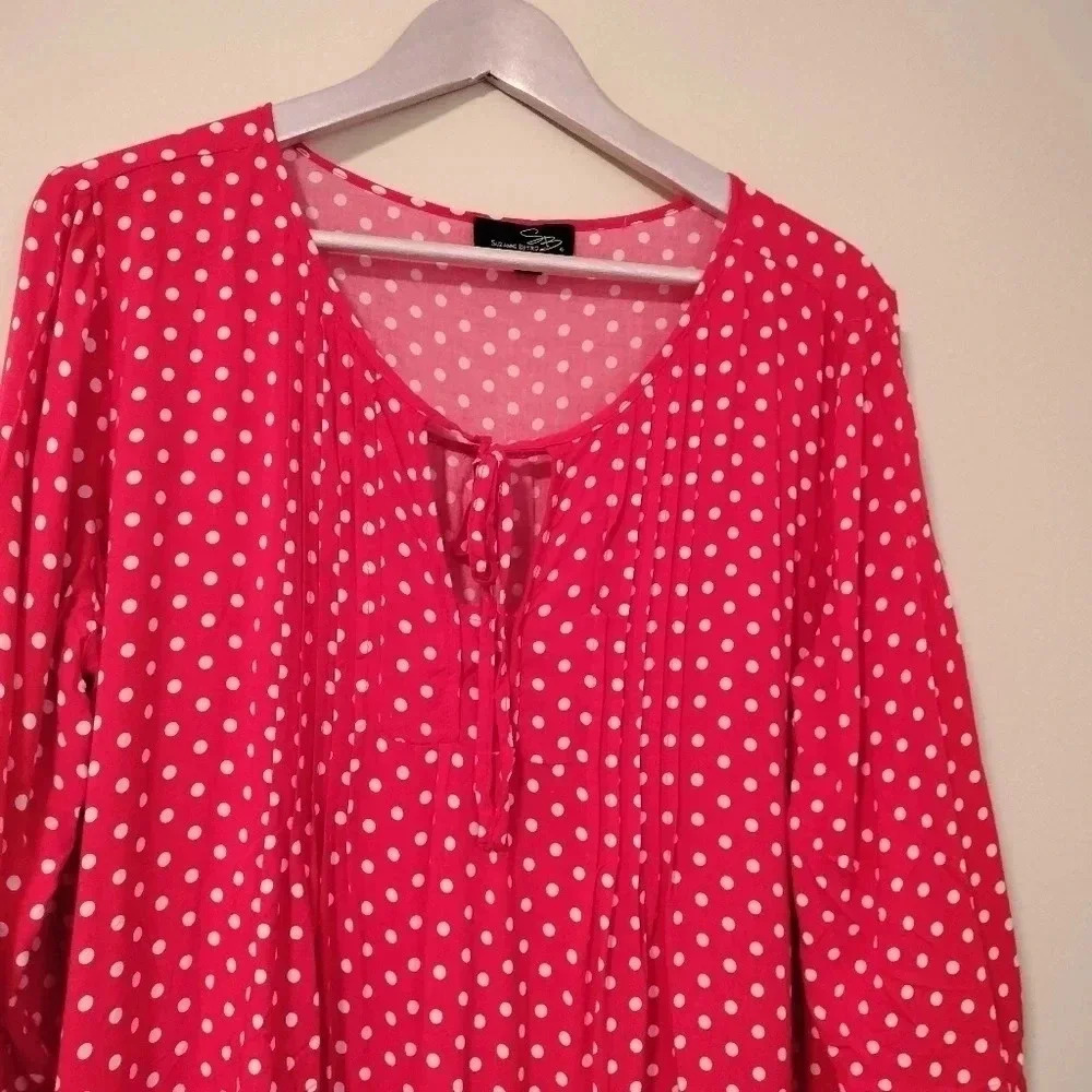 Suzanne Betro Red White Dots Short Adjustable Sleeves V Tie neckline Sz 1X - Picture 3 of 9